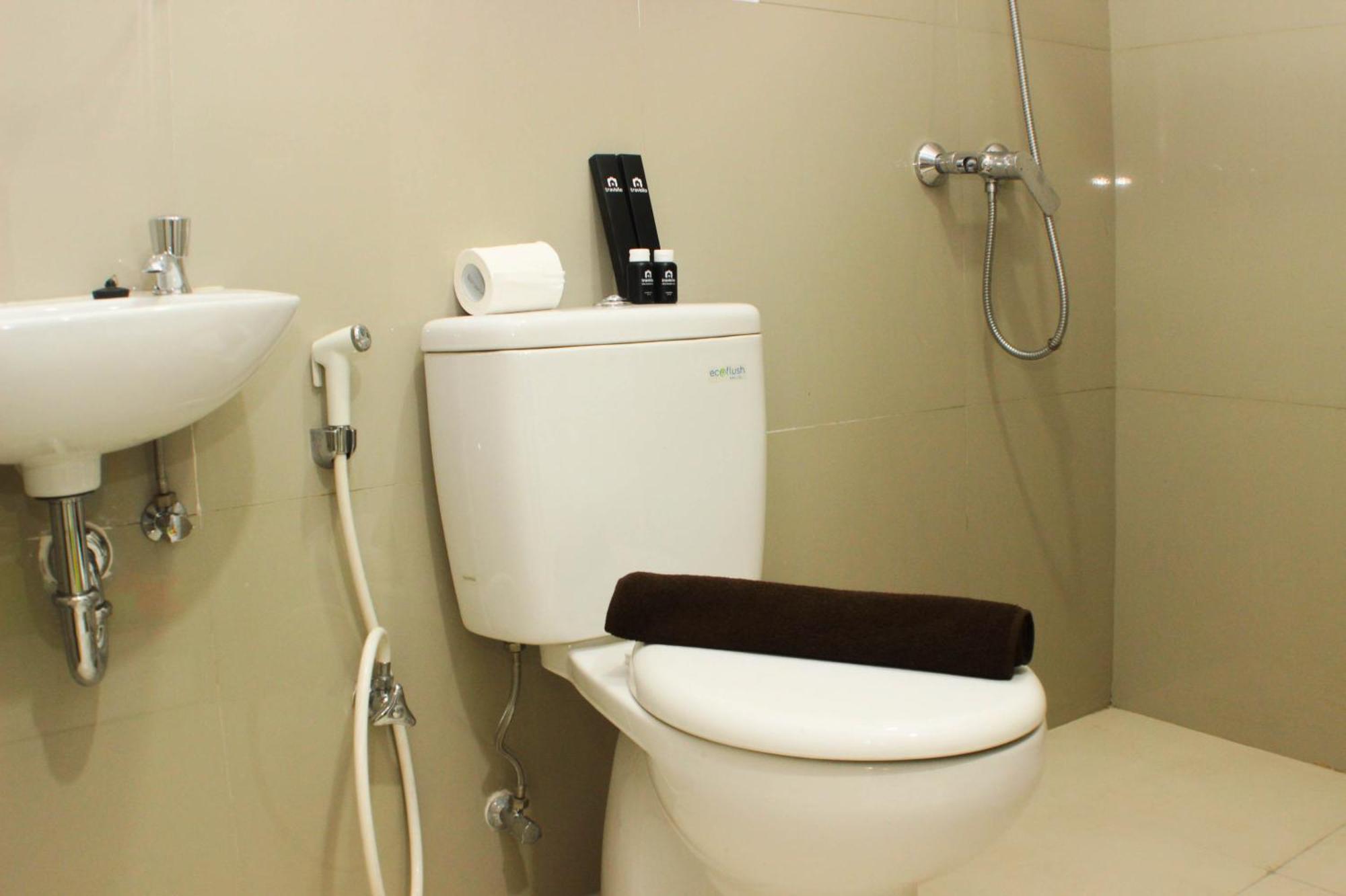 Elegant At Azalea By Travelio Apartemen Bekasi